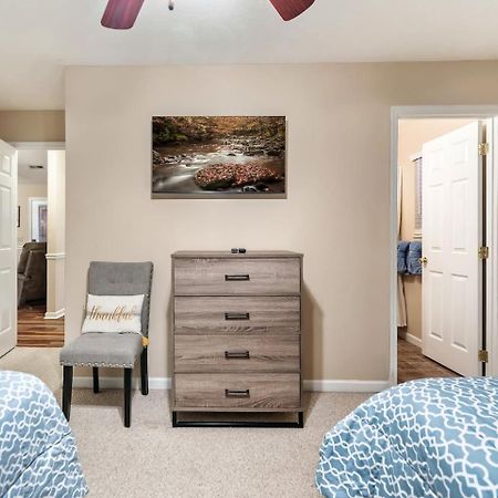 1 Mile To Pkwy, Pets, Hot Tub, Creekside, Porch Villa Pigeon Forge Exterior foto