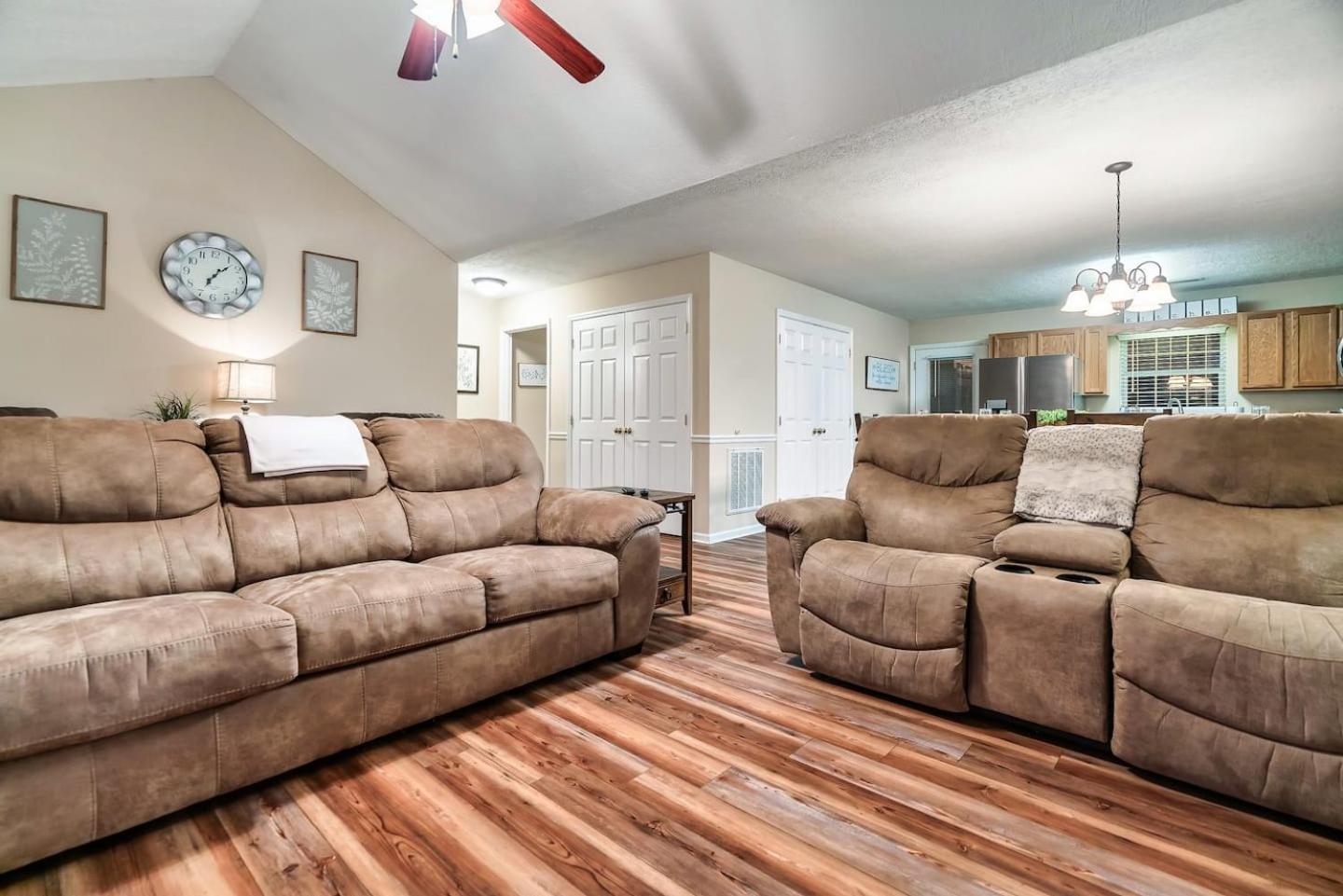 1 Mile To Pkwy, Pets, Hot Tub, Creekside, Porch Villa Pigeon Forge Exterior foto