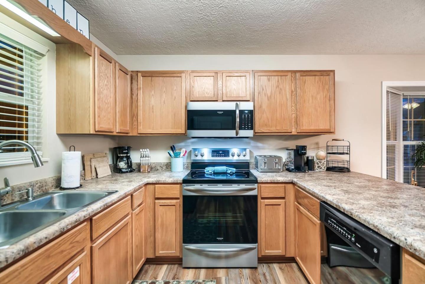1 Mile To Pkwy, Pets, Hot Tub, Creekside, Porch Villa Pigeon Forge Exterior foto