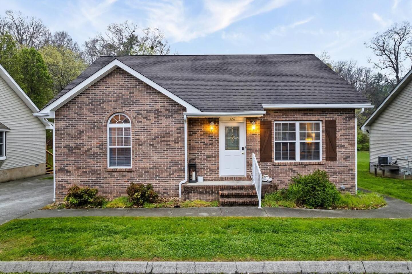 1 Mile To Pkwy, Pets, Hot Tub, Creekside, Porch Villa Pigeon Forge Exterior foto
