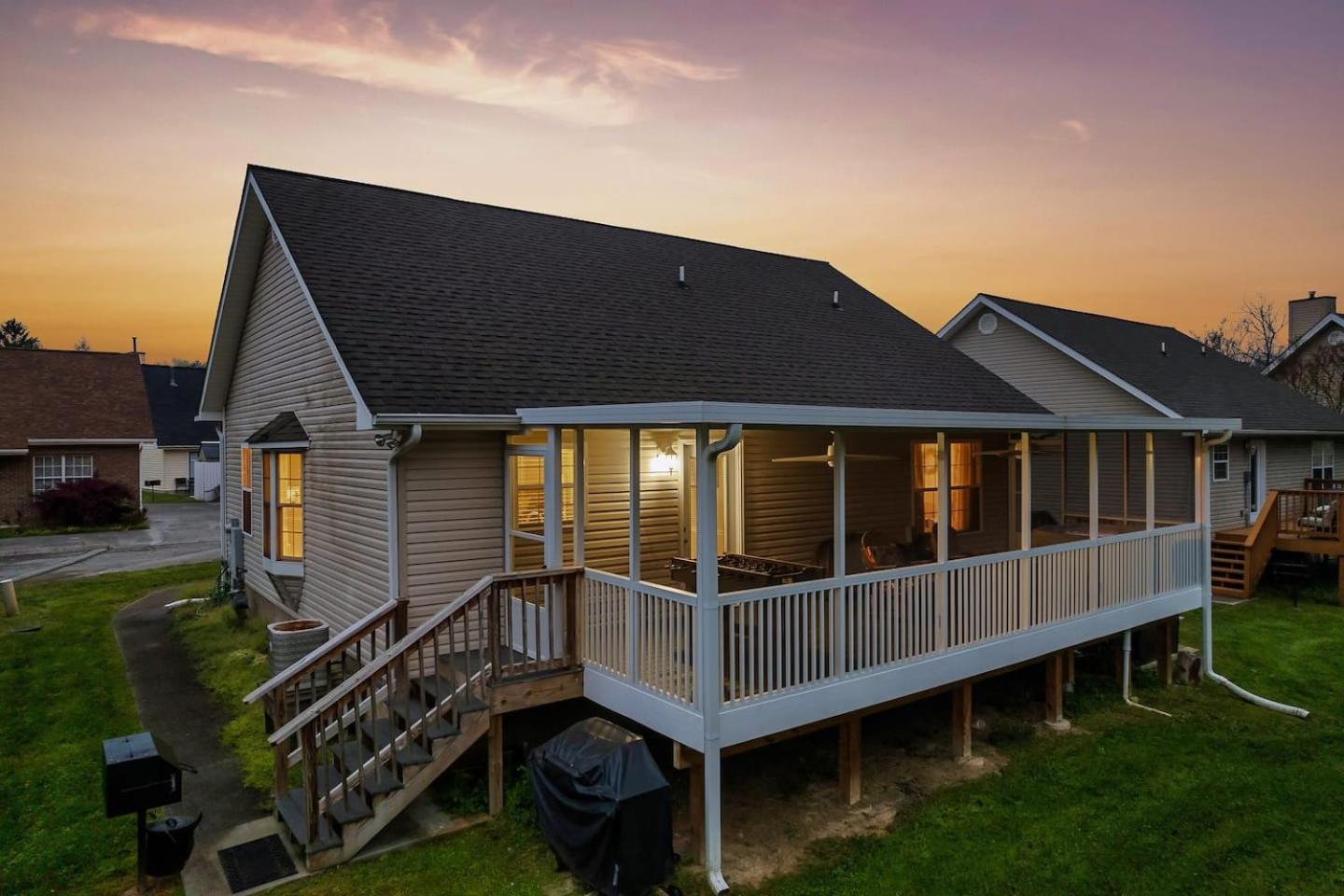 1 Mile To Pkwy, Pets, Hot Tub, Creekside, Porch Villa Pigeon Forge Exterior foto