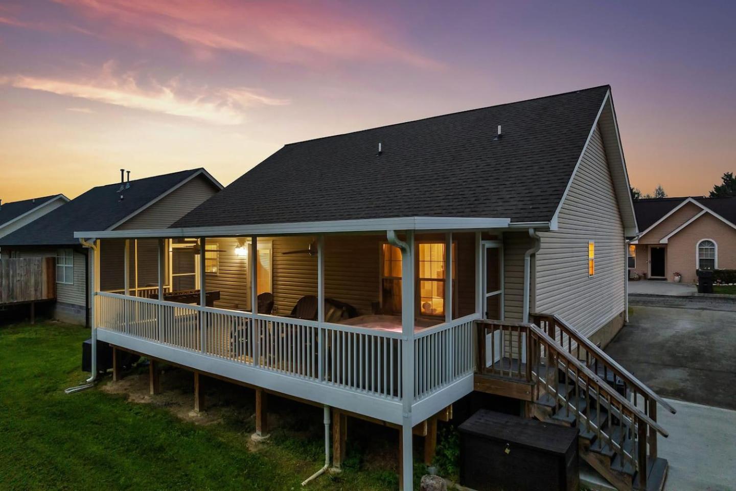 1 Mile To Pkwy, Pets, Hot Tub, Creekside, Porch Villa Pigeon Forge Exterior foto
