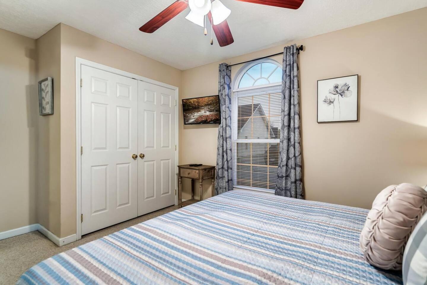1 Mile To Pkwy, Pets, Hot Tub, Creekside, Porch Villa Pigeon Forge Exterior foto