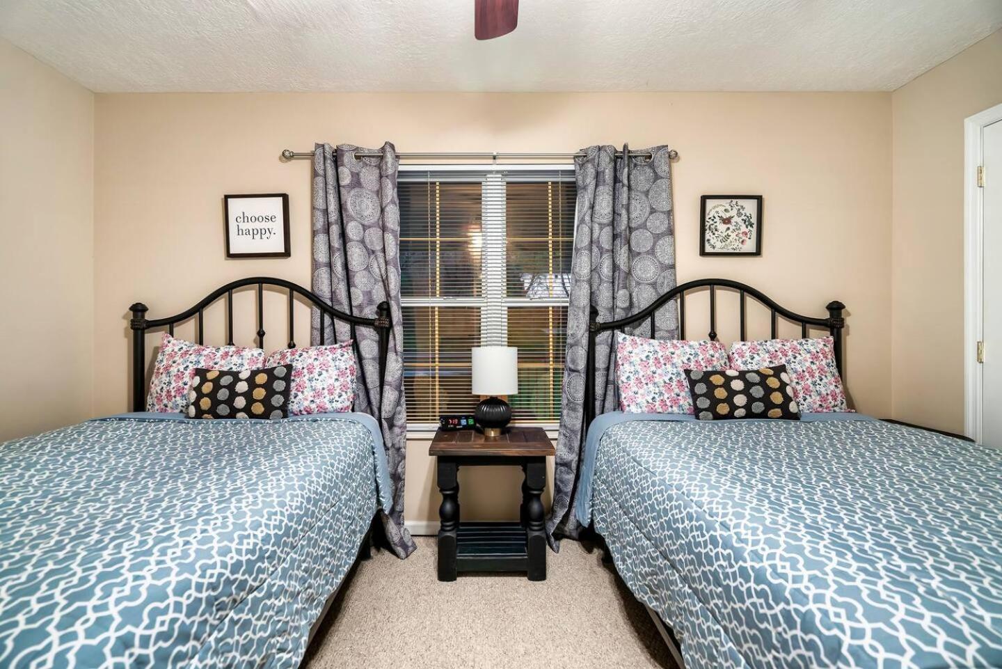 1 Mile To Pkwy, Pets, Hot Tub, Creekside, Porch Villa Pigeon Forge Exterior foto